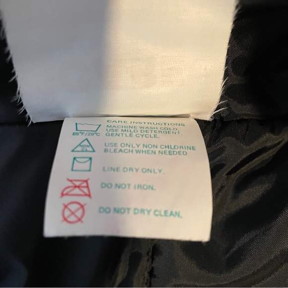 Vintage (VTG) Obermeyer Ski jacket. - Picture 6 of 12